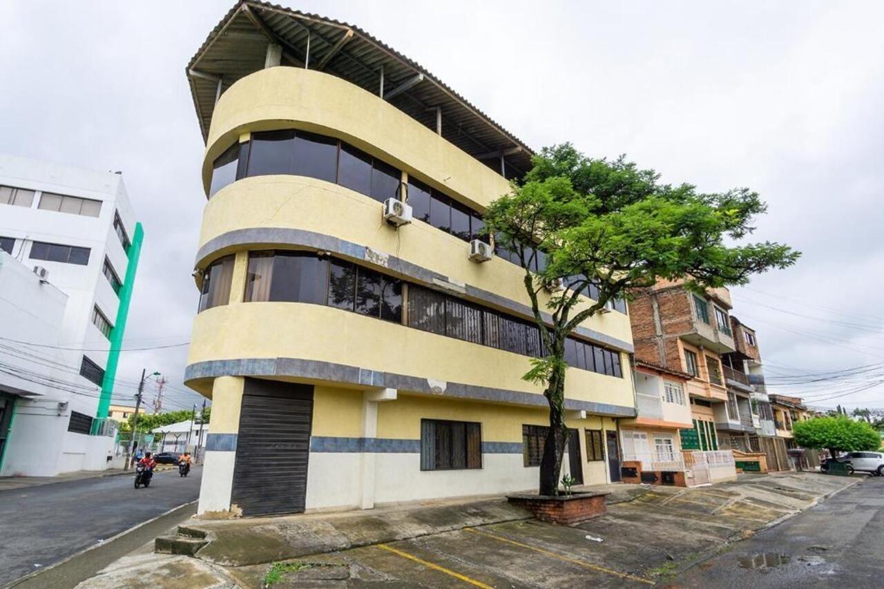 Ayenda Bugatier Hotel Cali Exterior photo